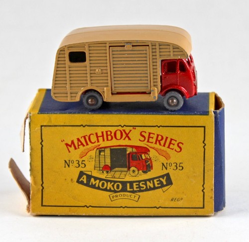 Matchbox 35a horse box - rw,