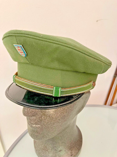 Polizeischirmmütze