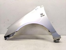 Toyota Corolla E12 Kombi original Kotflügel vorn links silbermet. BJ2003 Rost