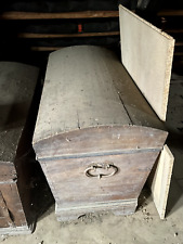 4 Stück antike Truhen