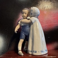 ROYAL COPENHAGEN Denmark "Love Refused“ 406 Junge & Mädchen Neuwertig