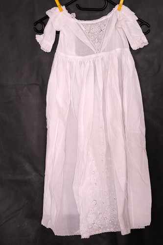 Puppenkleid aus feiner