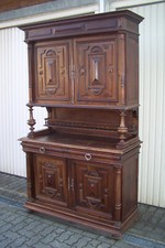 alter Küchenschrank / Buffet Nussbaum