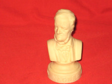 #510*- VINTAGE HALBE PLASTIC