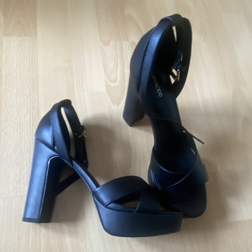 High heels even - heels, odd