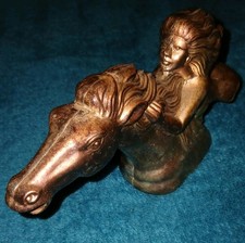 PFERDE FIGUREN  FEUERZEUG GAS