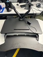 Steh-Sitz Schreibtisch Höhenverstellbarer Schreibtischaufsatz  Monitor Armen