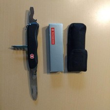 VICTORINOX Forester 0.8363.3