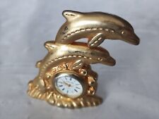 Aus einer Auflösung: Park Lane Quartz Tisch Uhr mit Delphin Design