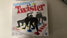 Hasbro 98831100 Twister Kinderspiel Retro
