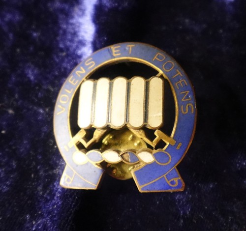 Wwii army crest 7th inf - army,