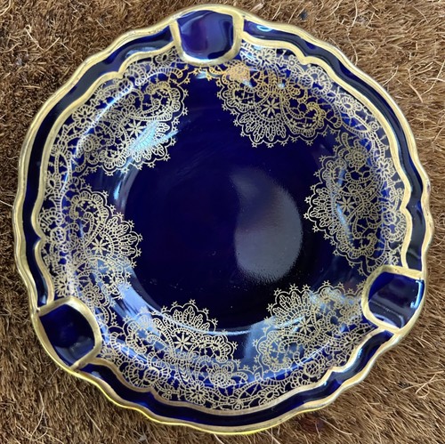 Blumenvase und aschenbecher - blumenvase,
