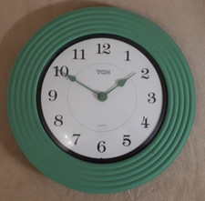 Wanduhr TCM - hellgrün - batteriebetrieben