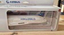 Airbus A380 1:200 mit Verpackung im Airbus Vorführdesing 