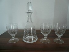 Altes dekoratives Likörset 3