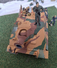 Panzer Sturmtiger mit Soldaten Modell 1:35 (gebaut und bemalt)