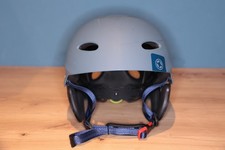 UNIFIBER Wassersport Helm graublau Gr. L / XL ** größenverstellbar Nacken + Kinn
