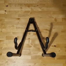 Faltbarer gitarrenständer