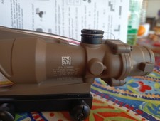 ACOG 4x32, Chevron Rot