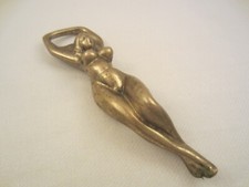 FLASCHENÖFFNER MESSING NACKTE