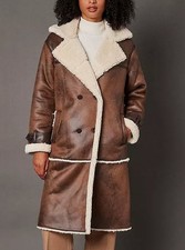 NEU: TREND LEDERIMITAT MANTEL