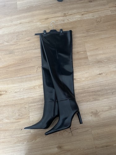 Ganz neu schwarze über - ganz,