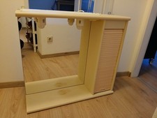 Badezimmer-Spiegelschrank mit Beleuchtung und Steckdose