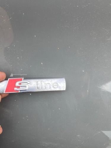 Audi line schriftzug emblem - s-line,