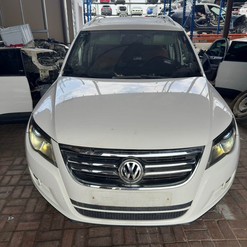 Volkswagen tiguan 2010 - volkswagen,