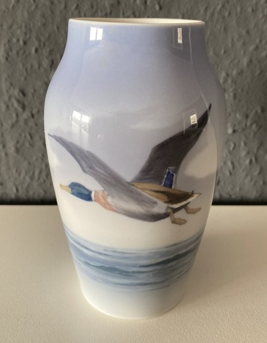 Royal copenhagen vase - royal,