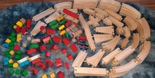 220 Teile Holzeisenbahn