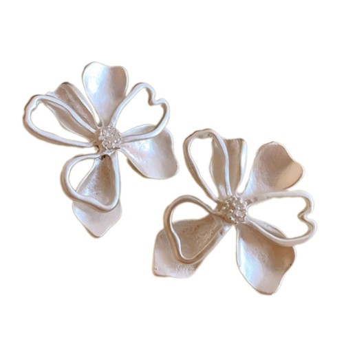 Stylish gold flower - gold, earrings