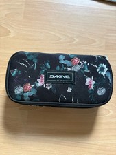 Dakine Mäppchen Blumenmuster