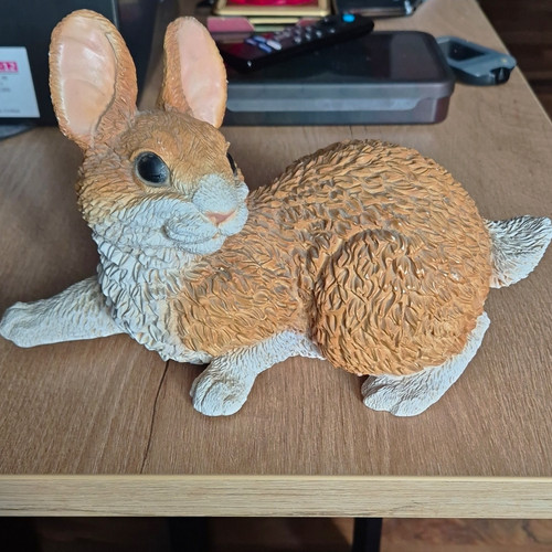 Home interiors hase - hase, figur