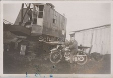 Foto, Bagger und Krad beim Straßenbau (MJ-21)1025