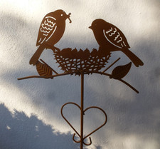 "Vogel-Familie im Vogelnest"