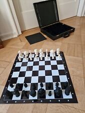 Schach Spiel  Aus  Speckstein  Figuren Und Glas Brett 