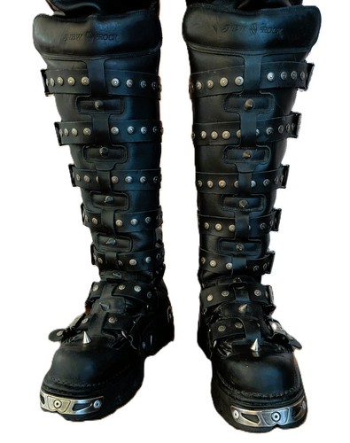 New rock reactor - rock, boots