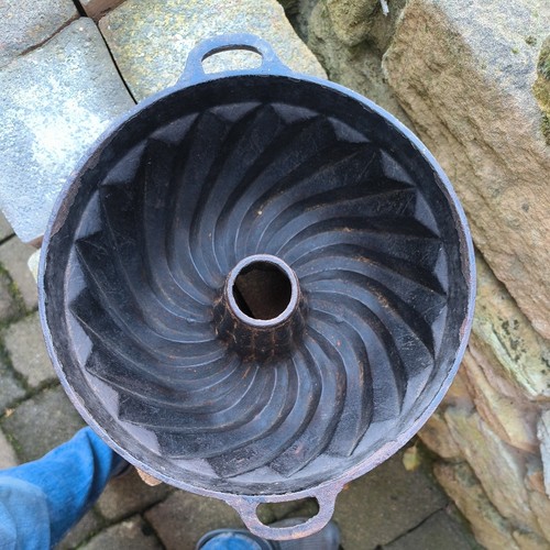Alte xxl gusseisen backform - gusseisen,