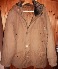 Winterparka mit Kapuze
