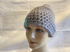 Selbstgehäkelte Mütze Strickmütze Wollmütze Häkeln Grau Wolle Bommel