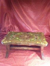 Alter Hocker Schemel Hitsche Blumenbank Holz Braun Blumenmalerei Vintage (5843)