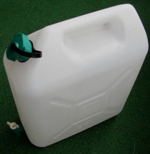 Trinkwasserkanister 20 Liter Kunststoff-Behälter mit Hahn. Camping.