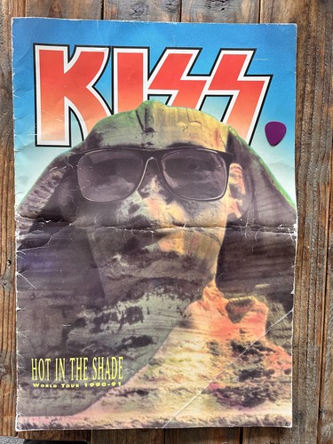 Kiss hot the shade - hot, world
