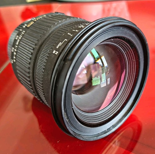 Sigma 70mm 8 - f/2.8-4, dc