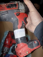 Milwaukee Akkuschrauber 2 Stück und Ladegerät Defekt An Bastler Defekt