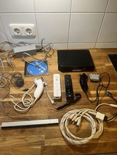 Nintendo Wii Konsole + 2 Controller + 2 Nunshuks + allen Kabeln + Spiel Händler✅