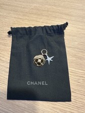 CHANEL Anhänger charm Camelia Kamelie Stern Logo + Staubbeutel Neu