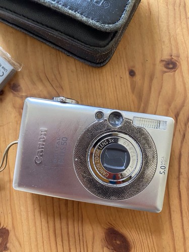 Digital camera canon - digital,