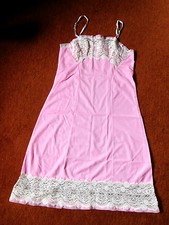 Rarität: nostalgischer Unterrock Gr. 40 v.LILION rosa mit breiten Spitzenborten 